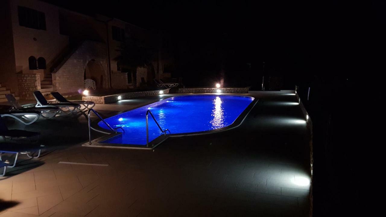 Holiday Home Marina Kaštelir Kültér fotó