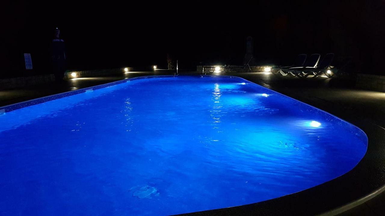 Holiday Home Marina Kaštelir Kültér fotó