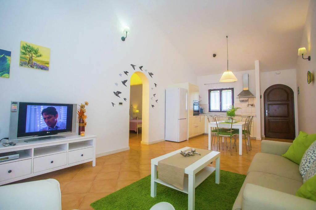 Holiday Home Marina Kaštelir Kültér fotó